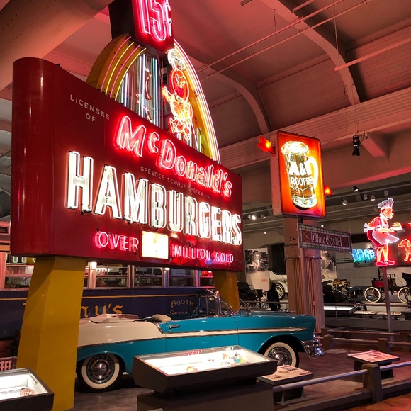 Meet your Posher, Olivia - Picture 1 of 2